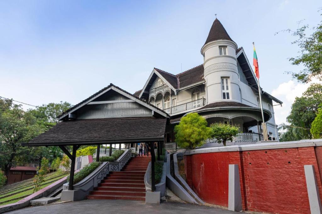 Virati Hotel Yangon Luaran gambar