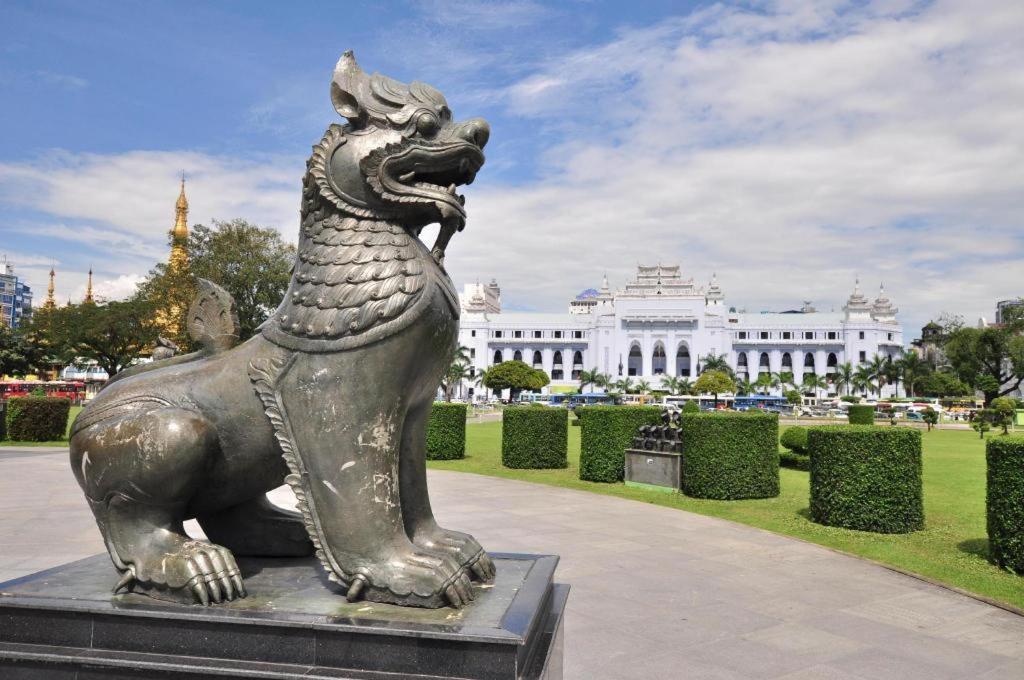 Virati Hotel Yangon Luaran gambar