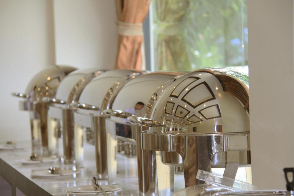 Virati Hotel Yangon Luaran gambar