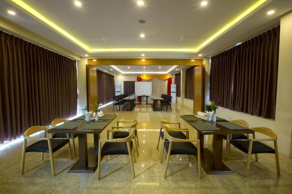 Virati Hotel Yangon Luaran gambar