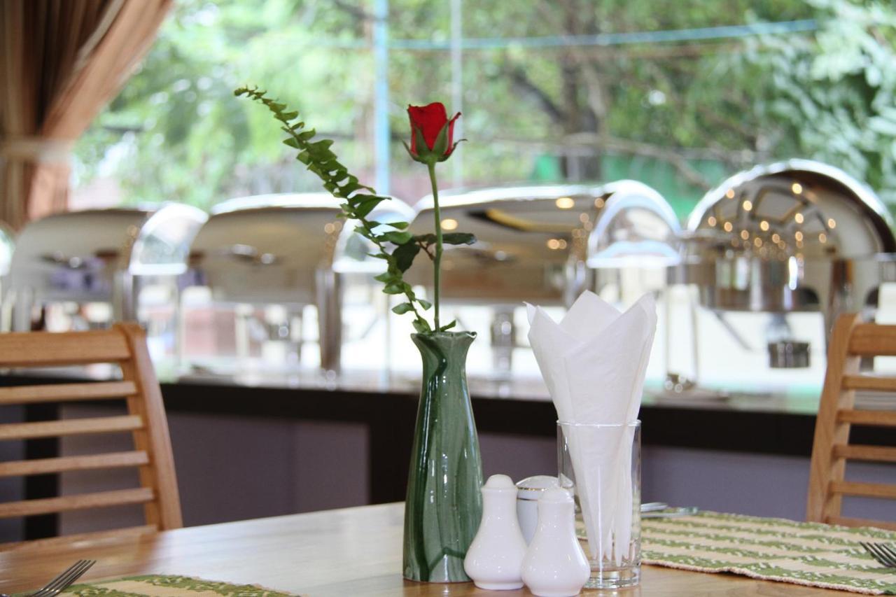 Virati Hotel Yangon Luaran gambar