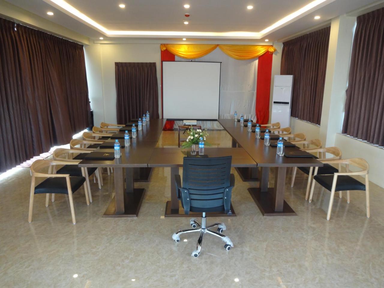 Virati Hotel Yangon Luaran gambar
