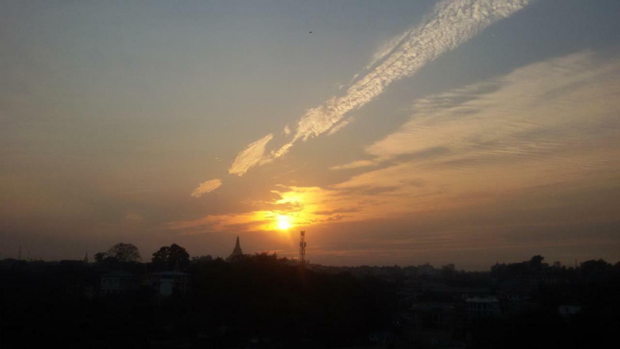 Virati Hotel Yangon Luaran gambar