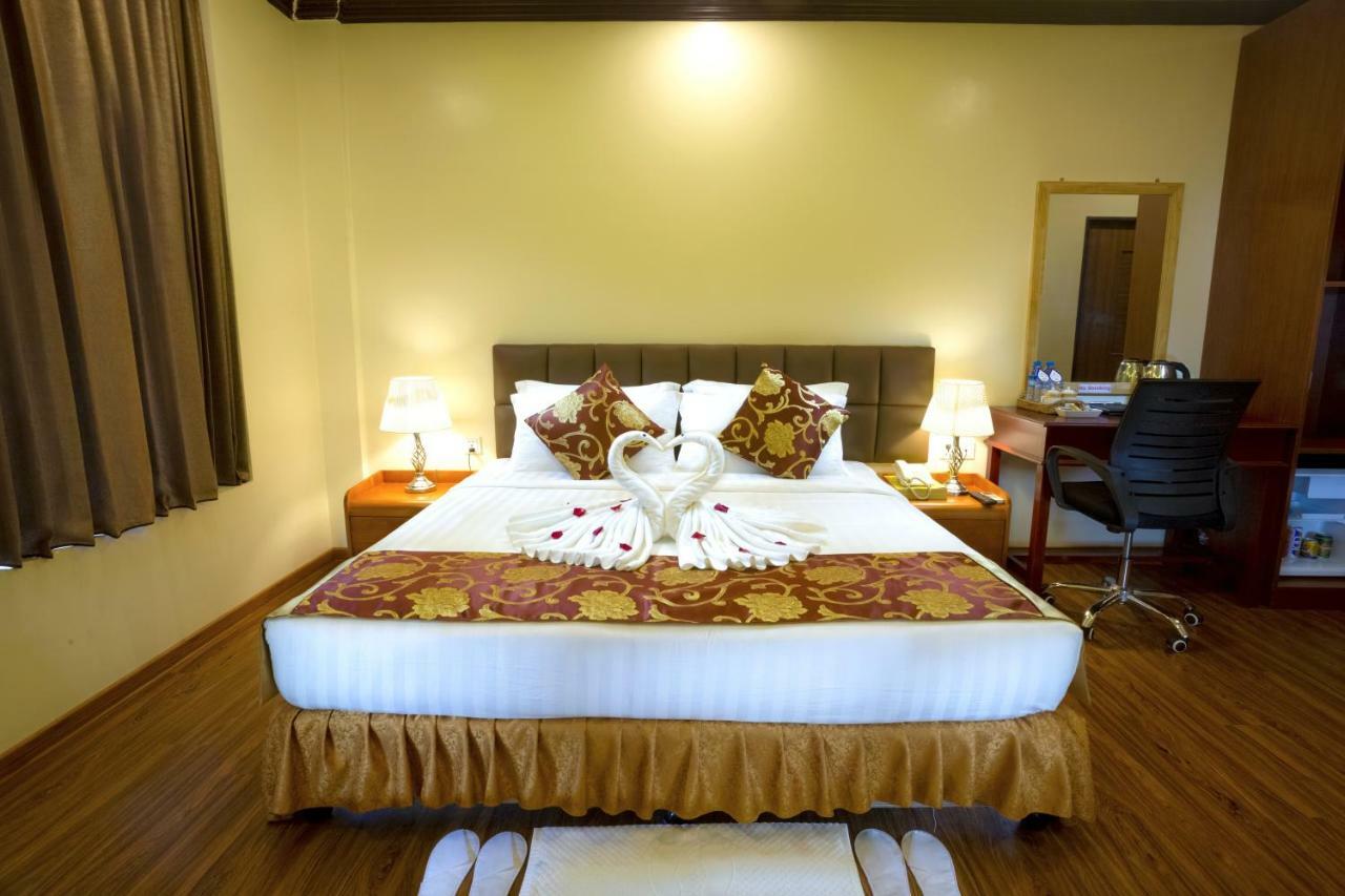 Virati Hotel Yangon Luaran gambar