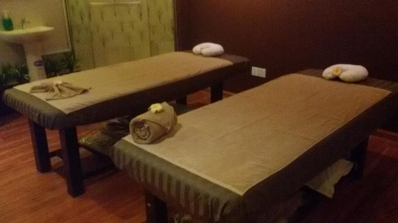 Virati Hotel Yangon Luaran gambar